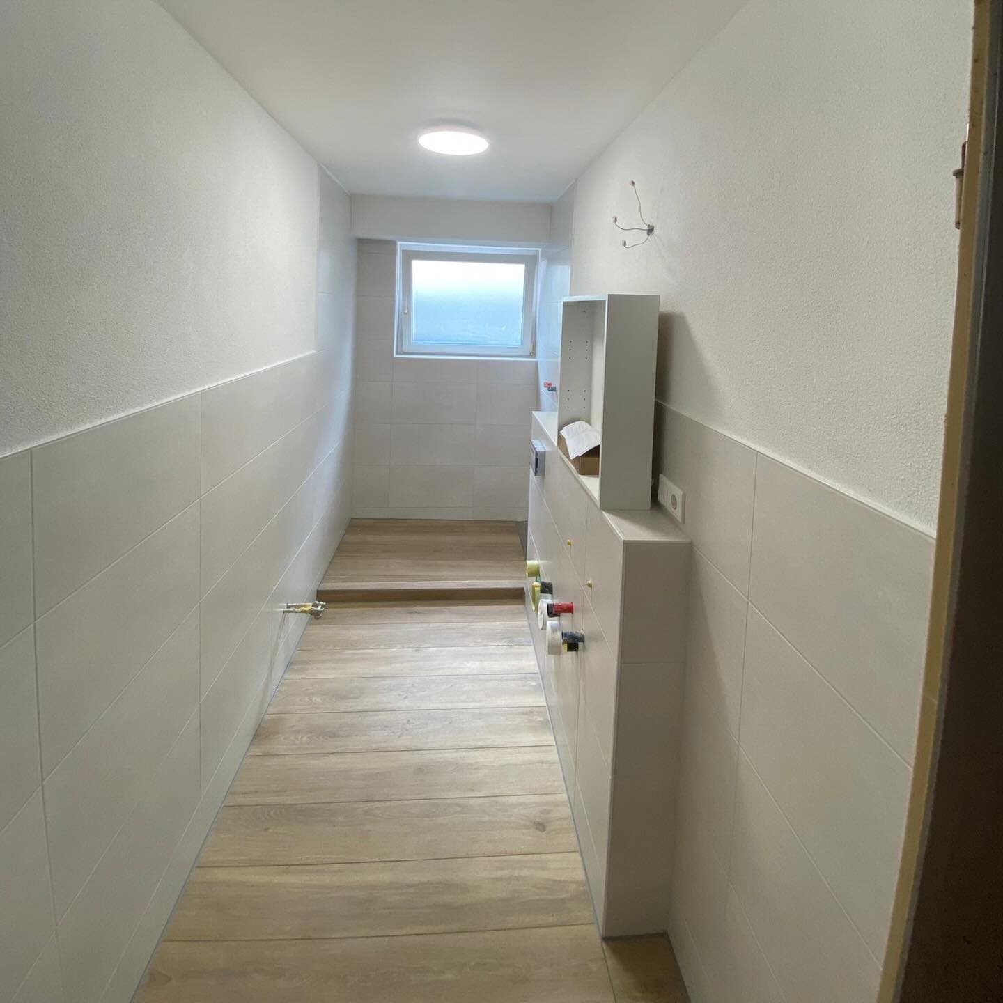 Fertiggestellter Trockenbau, Wände und Decke