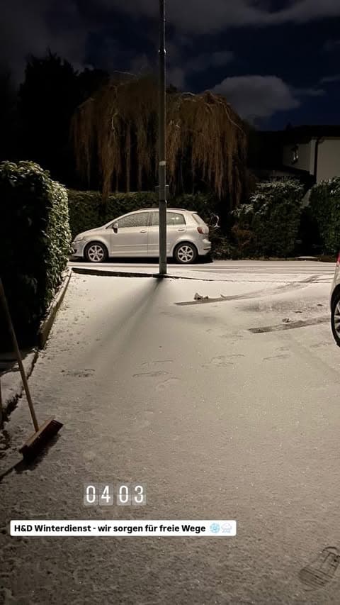 Geräumter Zugang nach Winterdienst, H&D Hausmeisterservice